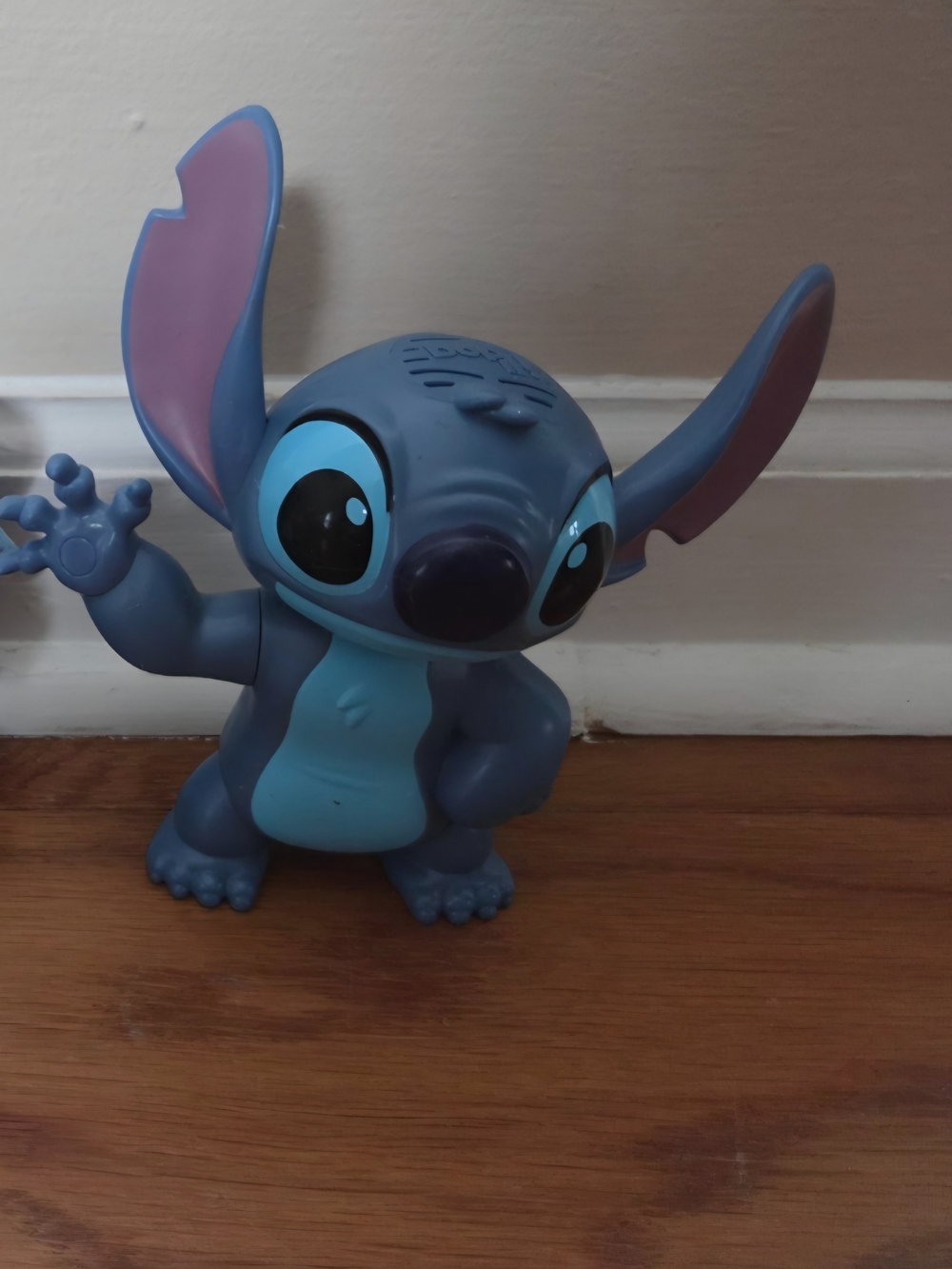 Hasbro Disney Stitch Bop It Edition Game. Works Great